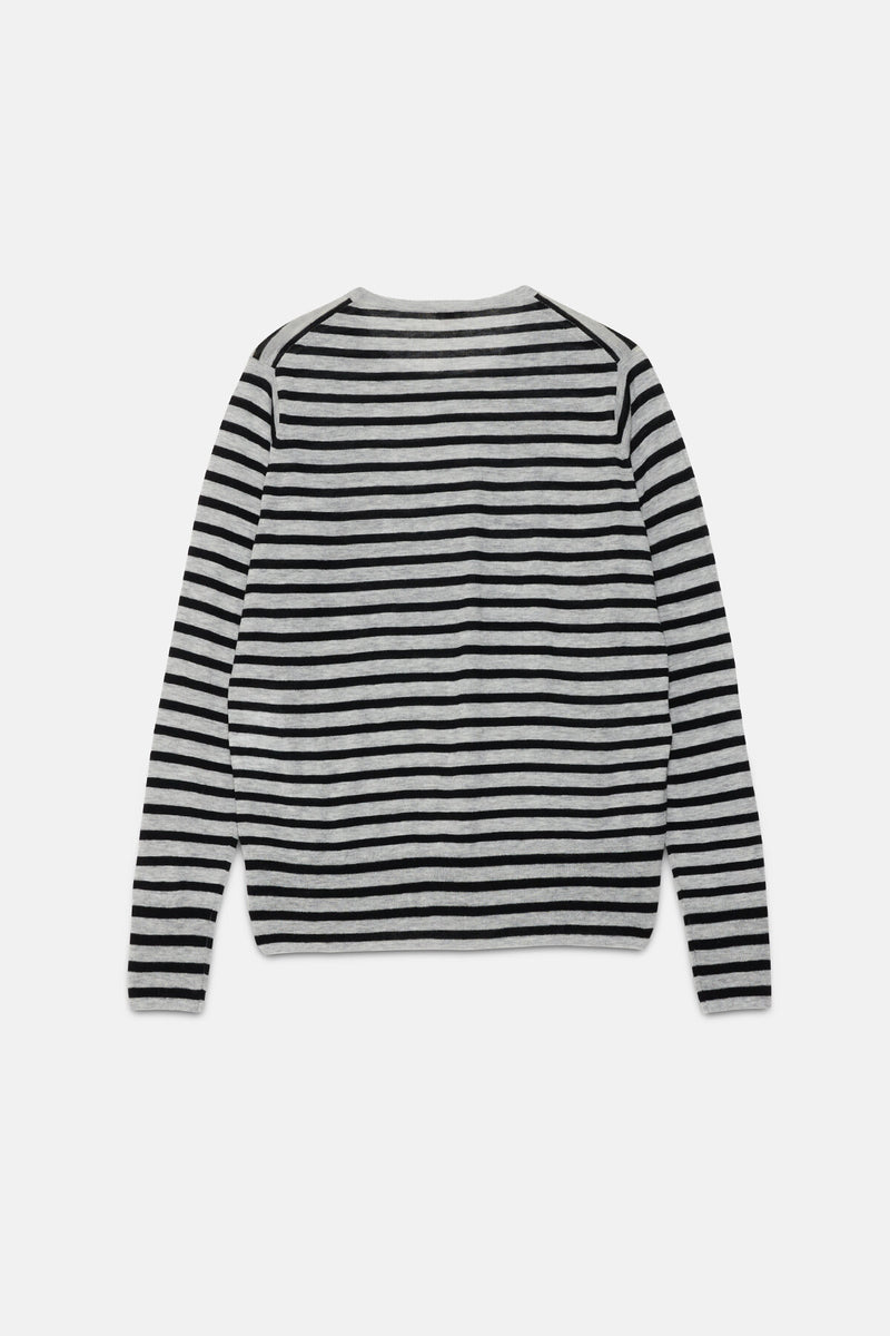 Long-sleeved crew-neck pullover