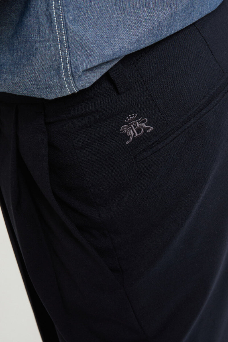 2-TUCK TAPERED TROUSERS