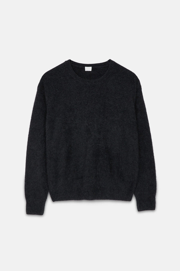 Long-sleeved crew-neck pullover