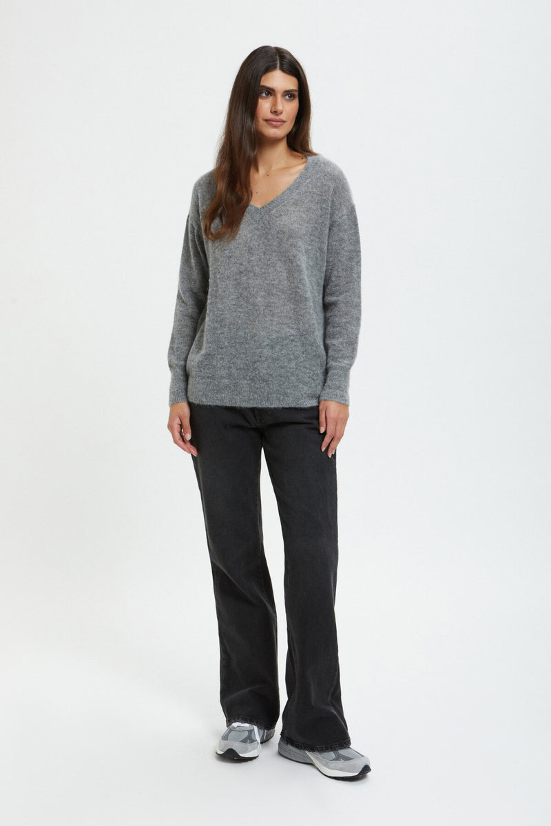 Long-sleeved V Neck pullover