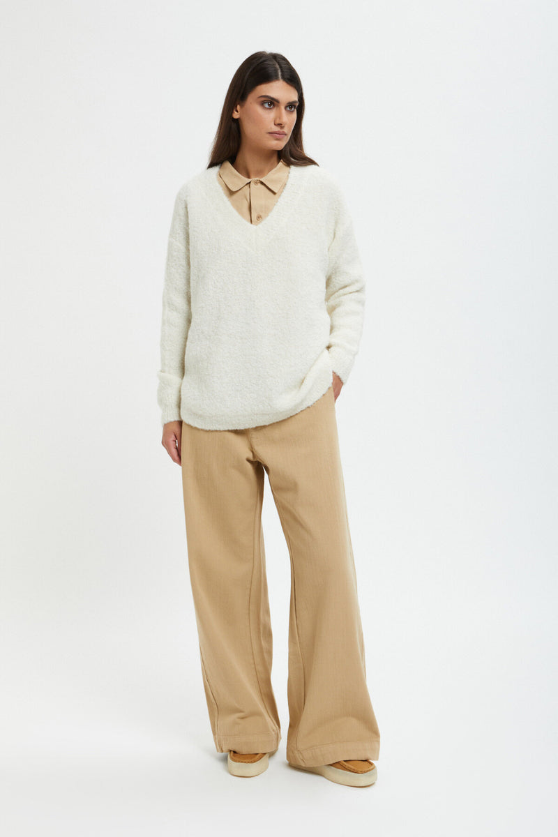 Long-sleeved V Neck pullover