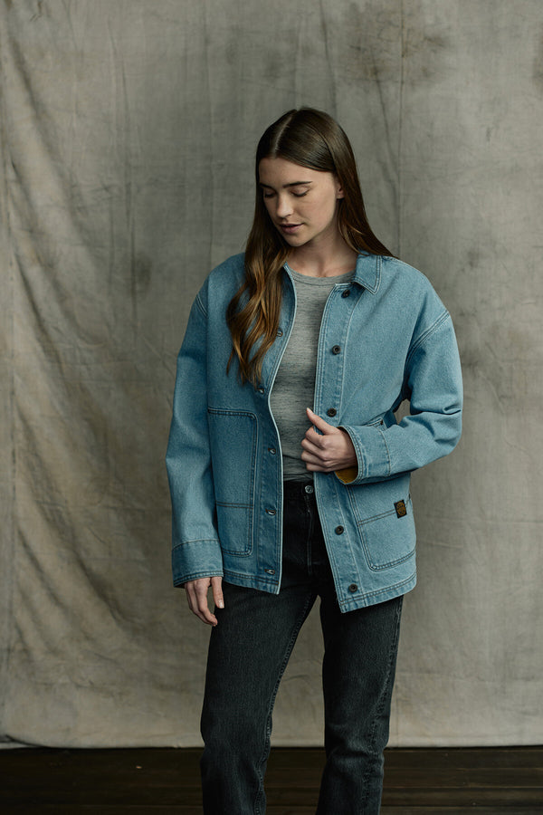 WOMEN’S DENIM BARN COAT