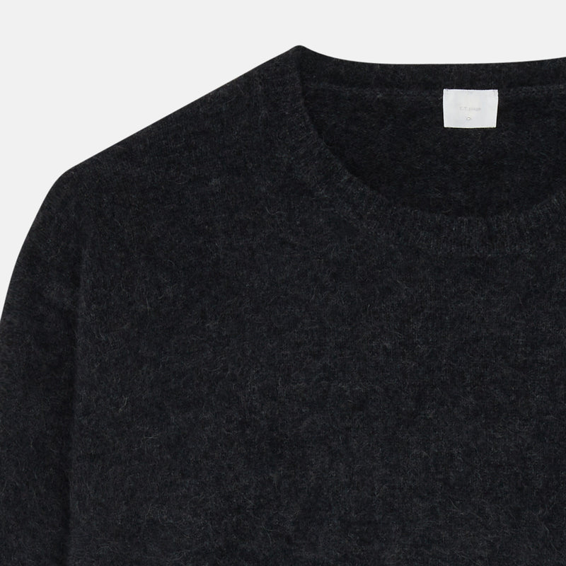 Long-sleeved crew-neck pullover