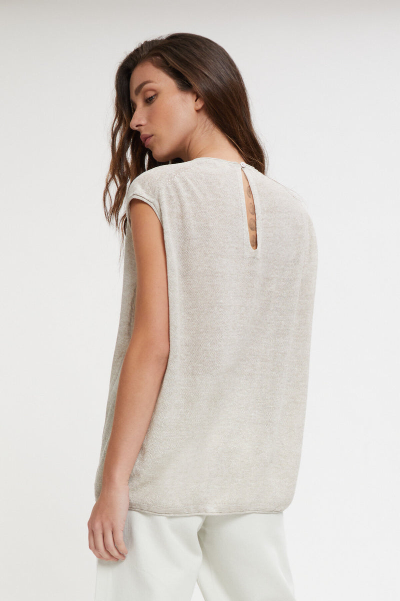 Round Sleeveless Pullover