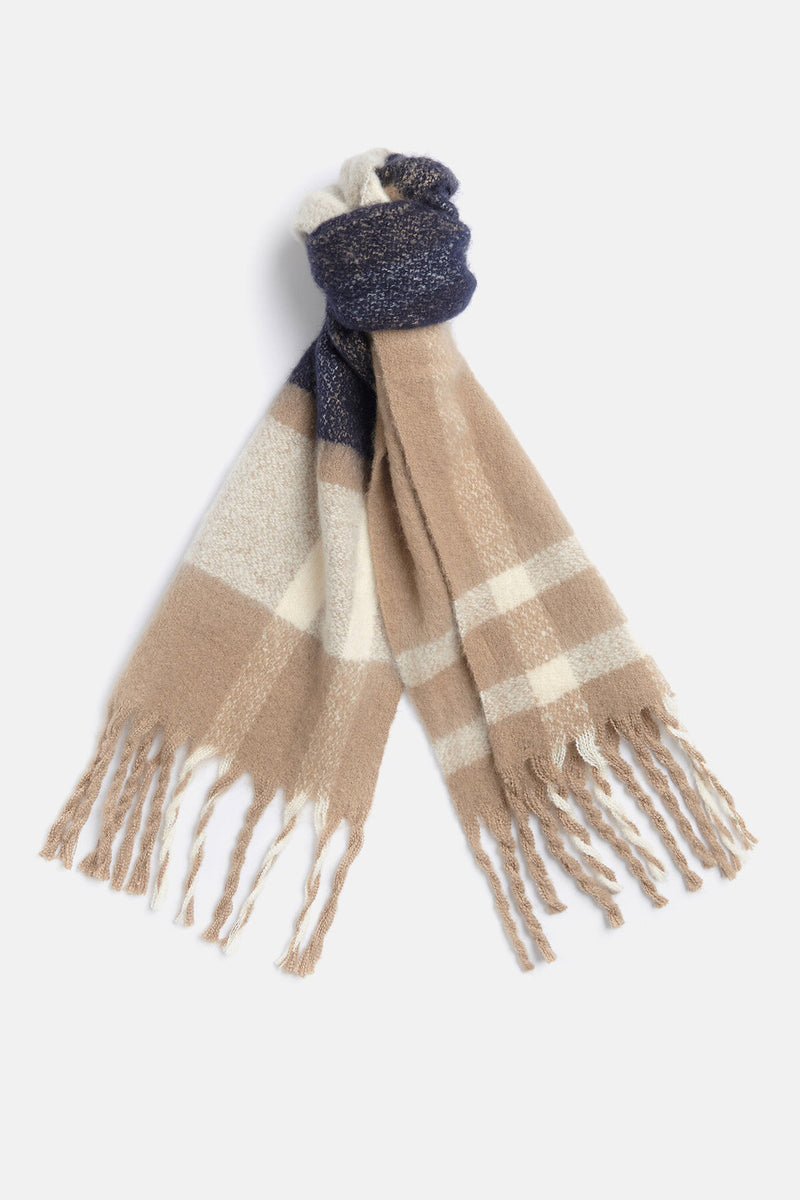 Isla Tartan Boucle Scarf